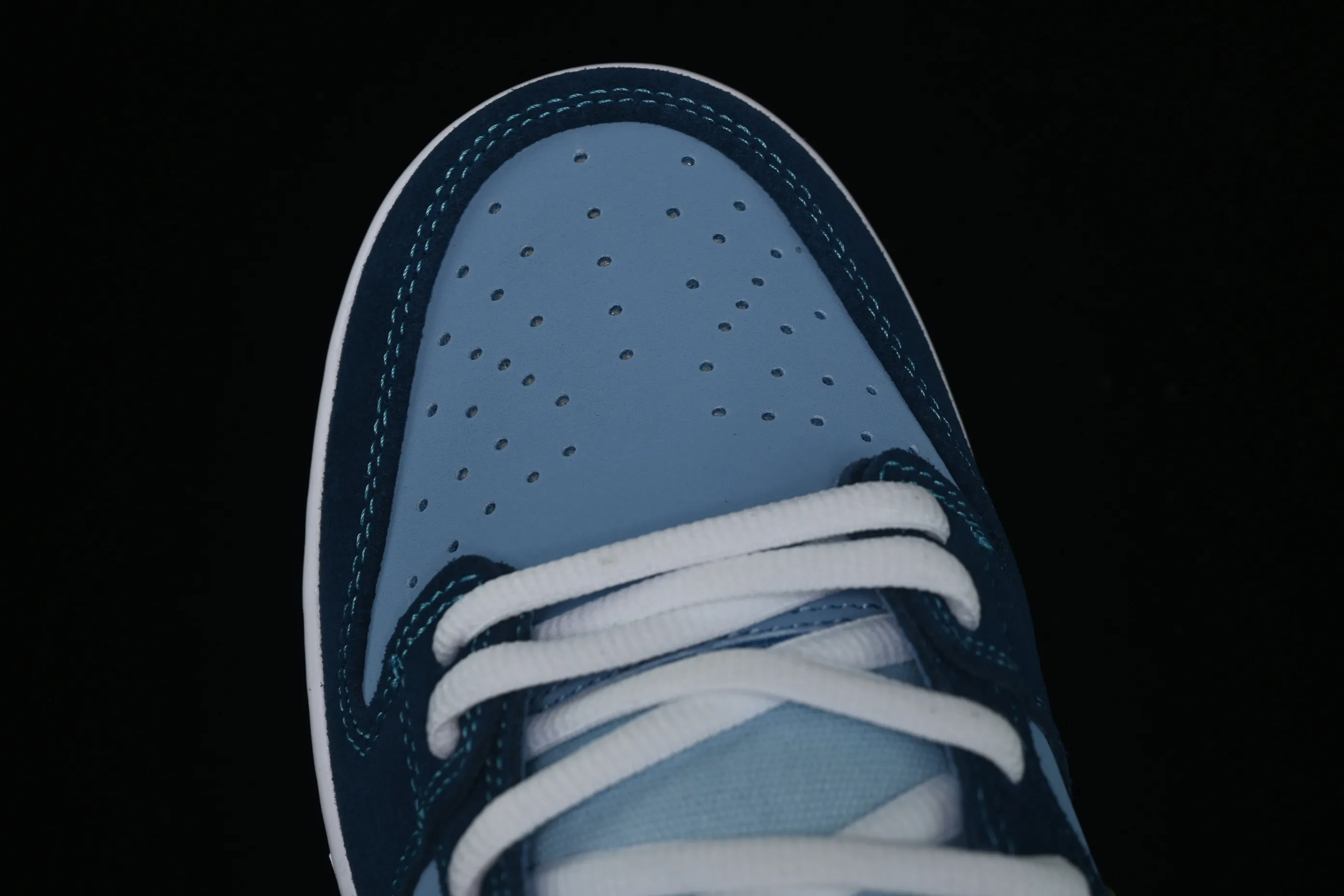 All Categories Nk SB Dunk Series Nk SB Dunk Low Low-top sneakers Nike SB Dunk Low Scratch Blue Chicken SB low-top sports and leisure sneakers DX5549-400